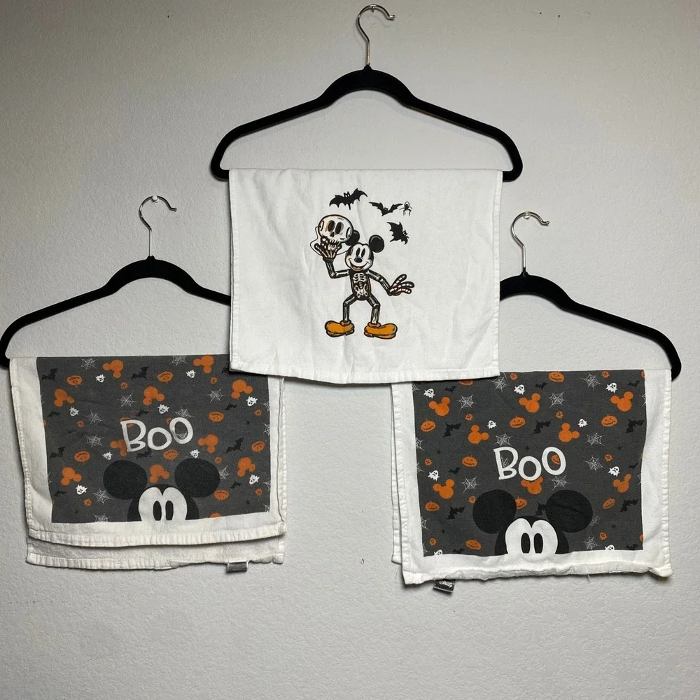 Disney Halloween Kitchen Towels 3-Piece Set‎ Mickey Mouse Skeleton Boo Ghosts